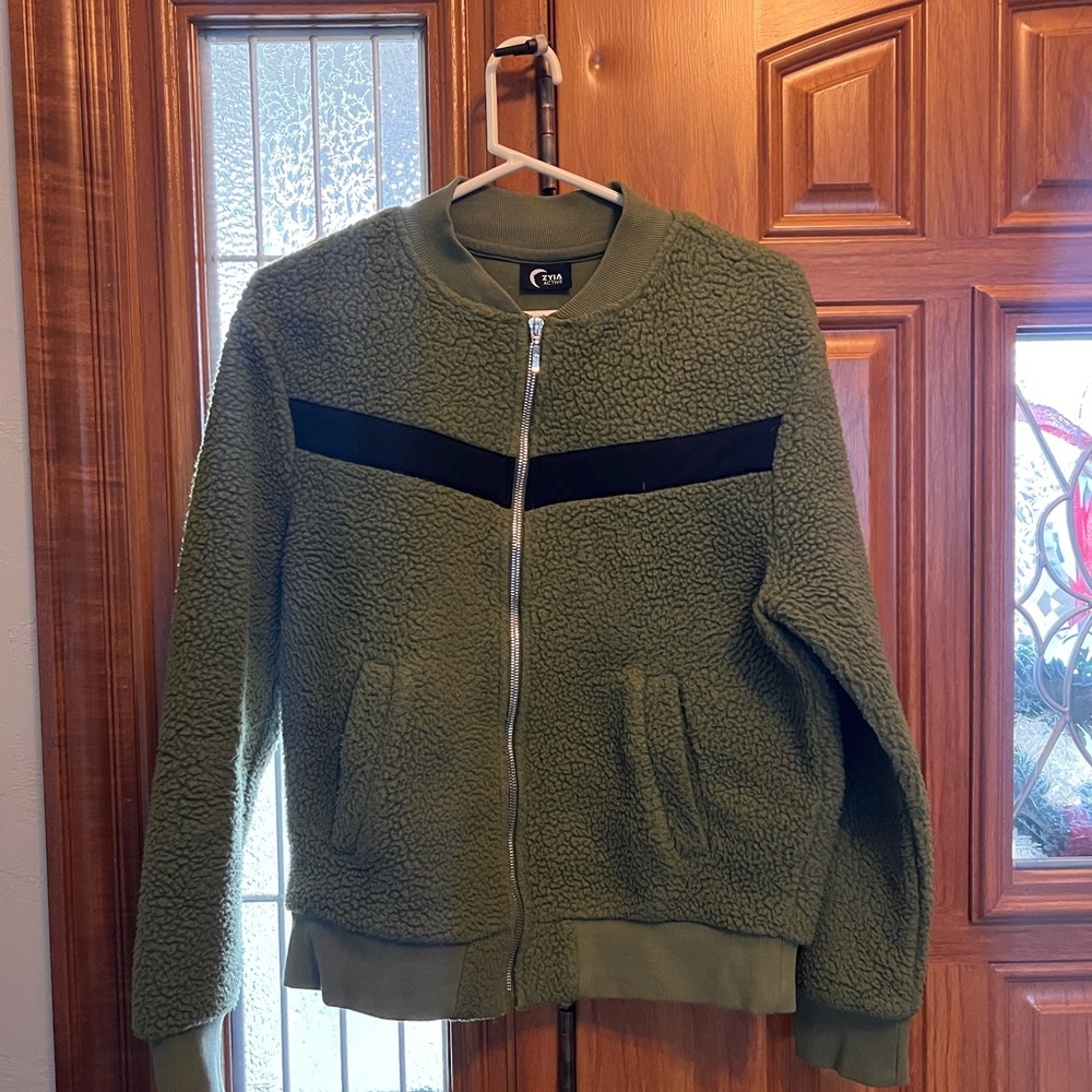 Zyia Women’s Green Sherpa Zip-Up Jacket